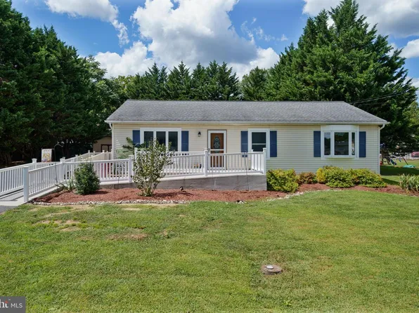 472 Upshur Dr, Inwood, WV 25428