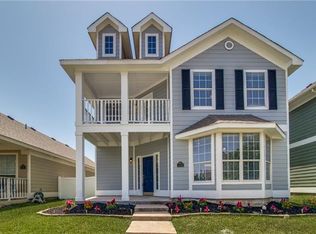 10220 Franklin Dr, Aubrey, TX 76227