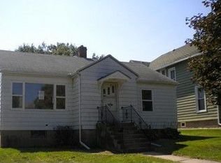 427 8th Ave S, Clinton, IA 52732