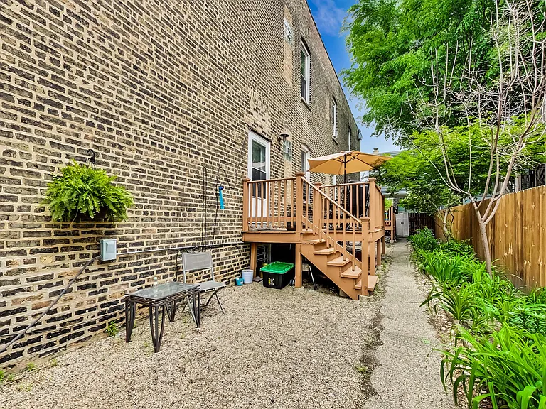 733 N Hoyne Ave #1 — Photo 26