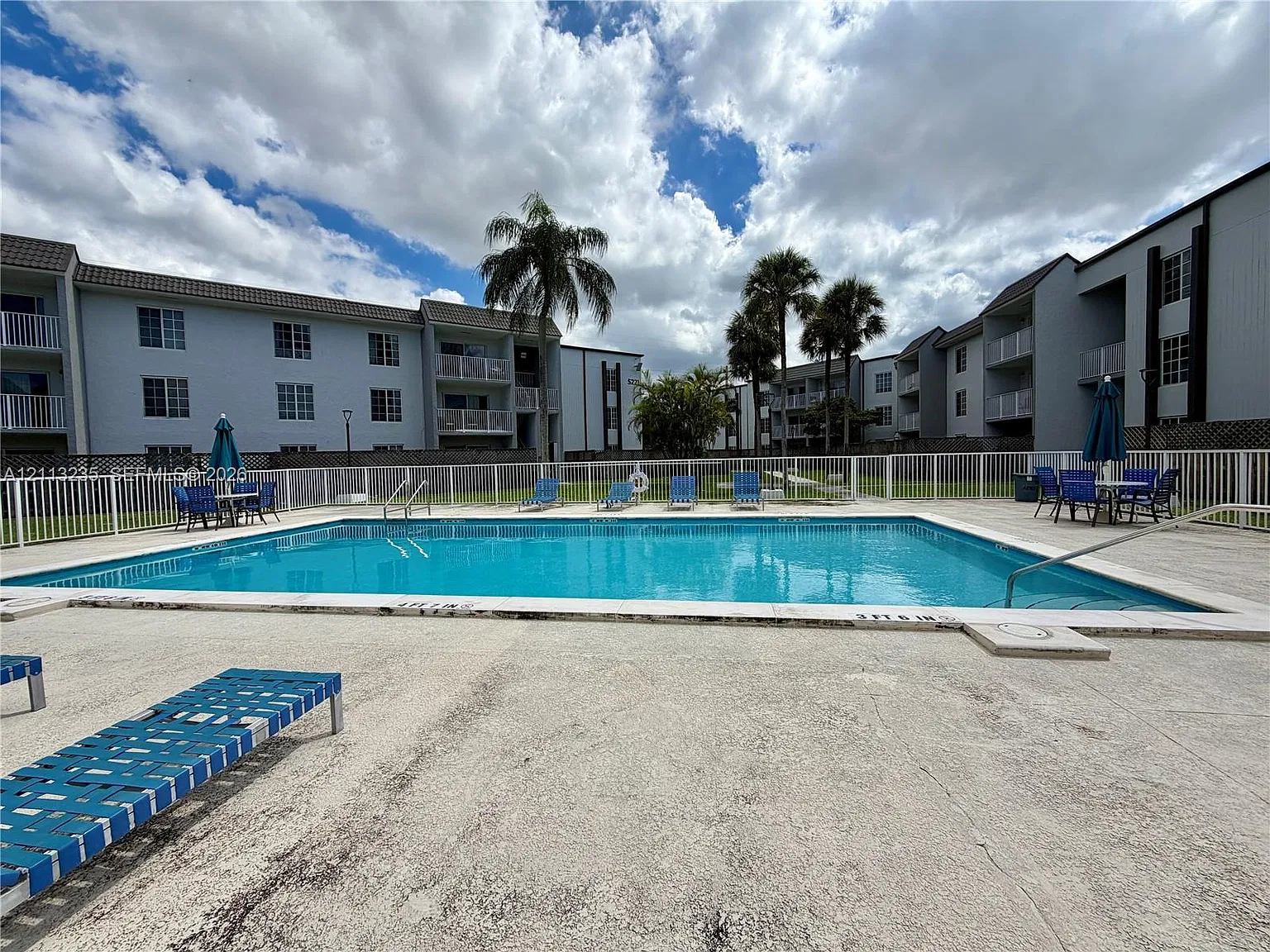 Doral Gardens Ii Condo — Photo 2