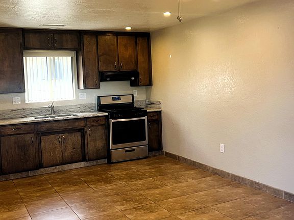 4th image of 300 Conley St #5