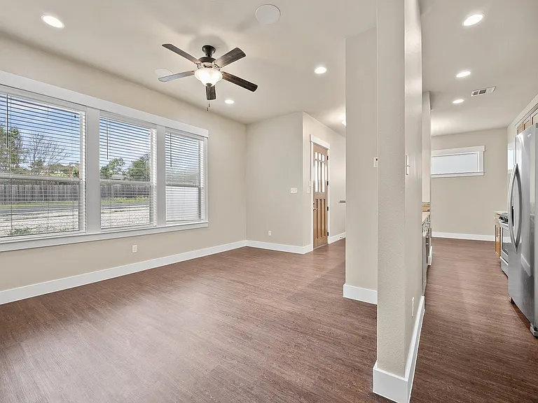 1704 Cedar Bend Dr #5B — Photo 4