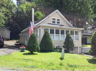 127 Woodside Ave, Broadalbin, NY 12025