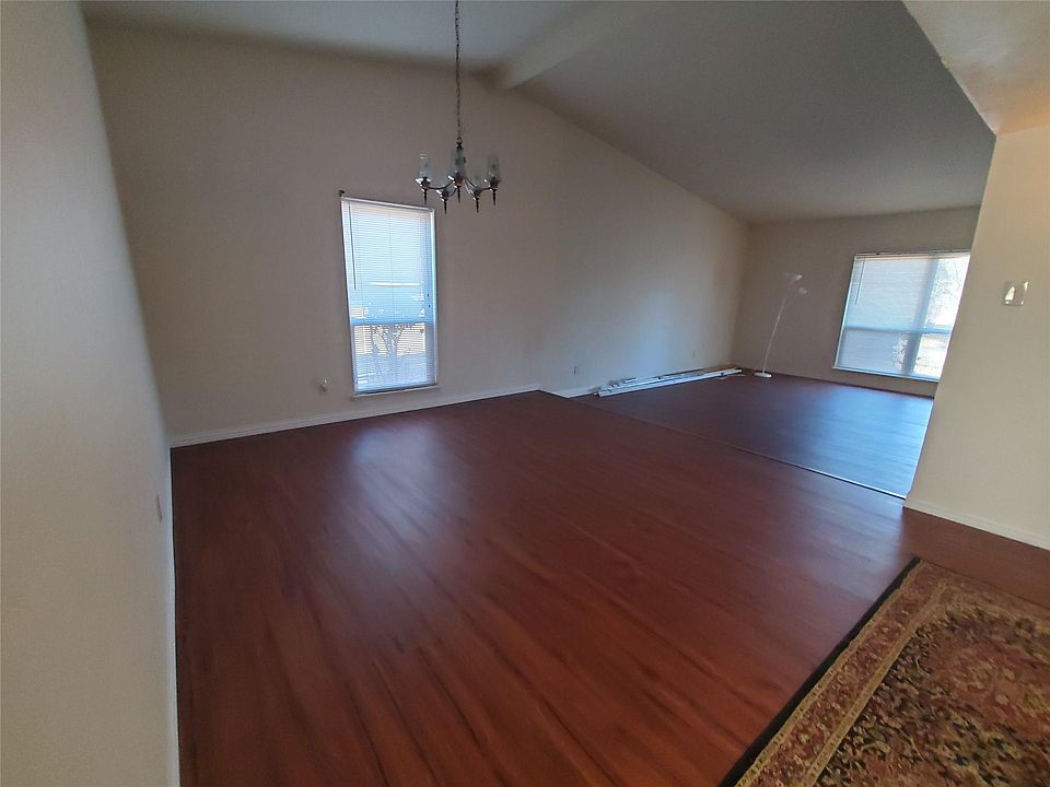 1st image of 1112 Longhorn Dr