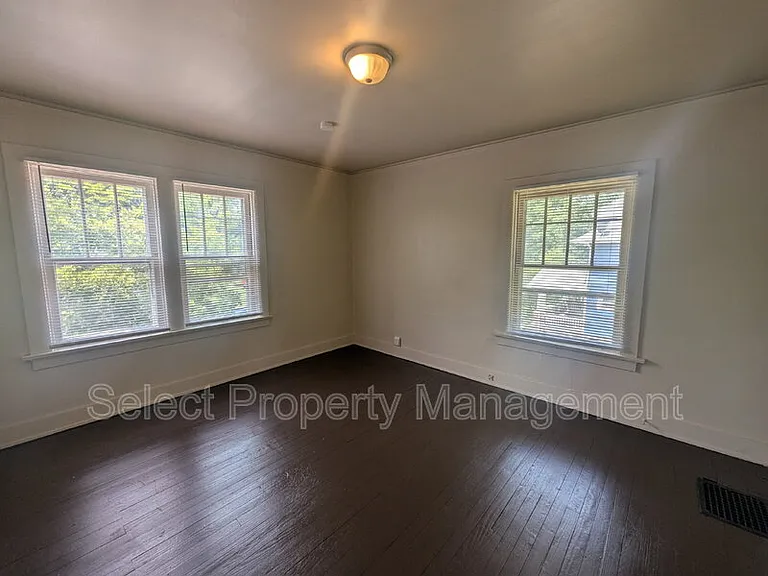 1148 W Packard Ave — Photo 18
