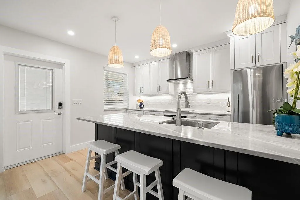 1 bed, 1.0 bath, 550 sqft, $2,500 — Photo 1