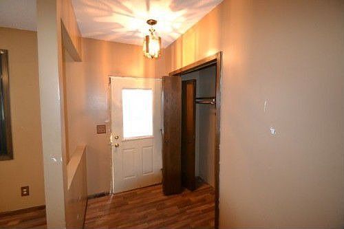 5th image of 3225 Kenwood Ct S