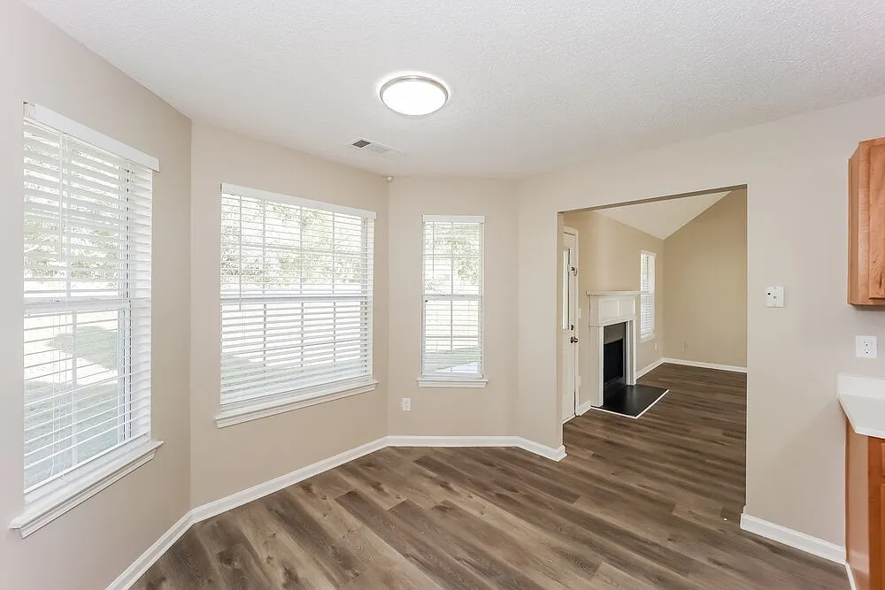 3 bed, 2.0 bath, 1567 sqft, $2,700 — Photo 3