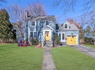 64 Shoreham Village Dr, Fairfield, CT 06824
