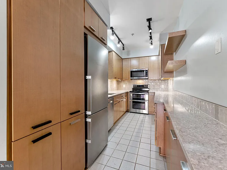 28 E Patrick St #1 — Photo 11