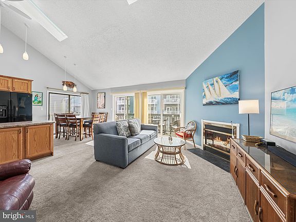 2nd image of 217 26th St Unit 3