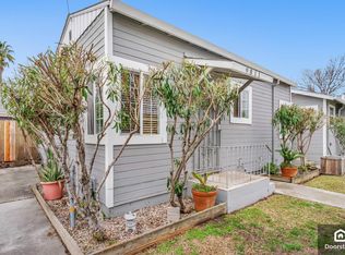 9811 Olive St, Oakland, CA 94603
