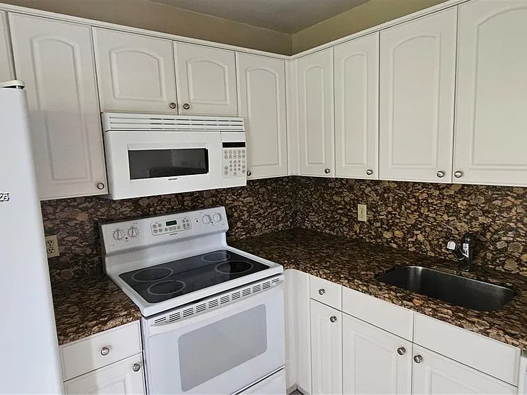 251 SW 132nd Way #417H — Photo 8