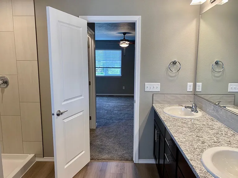 825 N Willow Ct — Photo 12