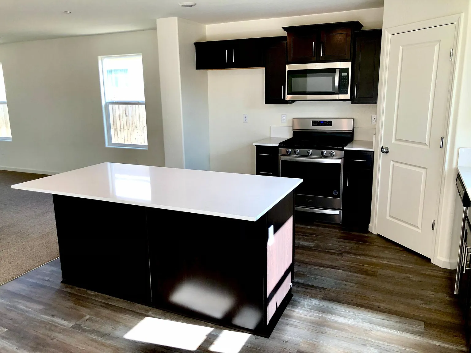 2401 Beth Page Ave — Photo 4