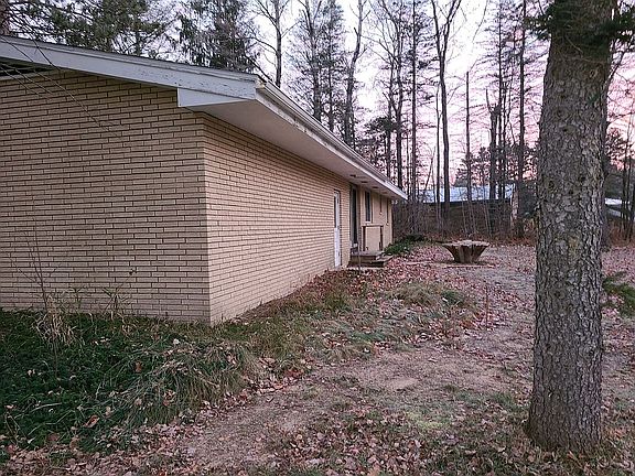 3rd image of 15237 Honor Hwy