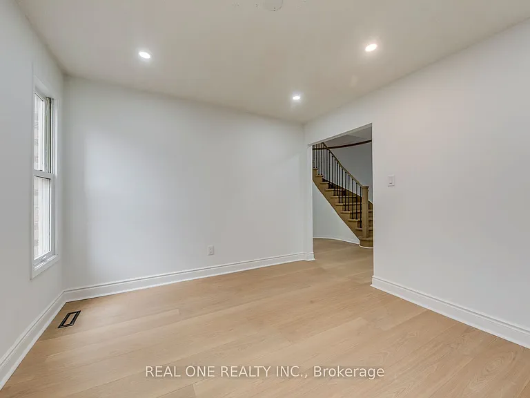 655 Paragon Pl E — Photo 7