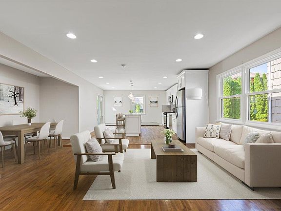 3rd image of 492 Main St E #1