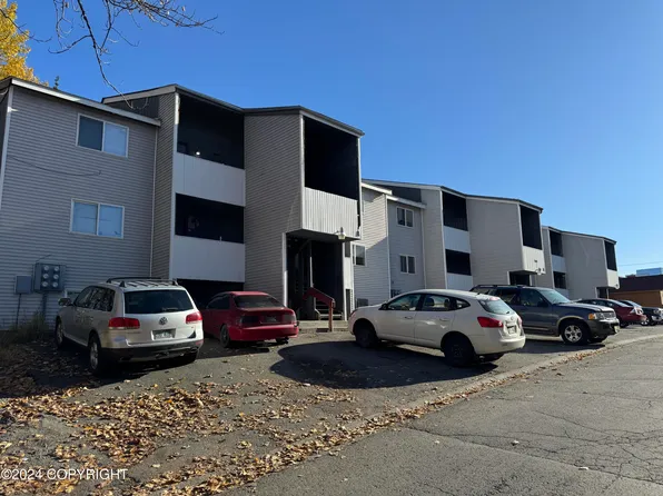 2303 D St, Anchorage, AK 99503