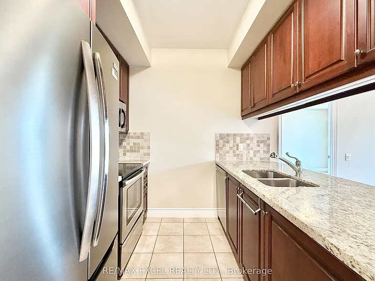 10101 N Yonge St #408 — Photo 16