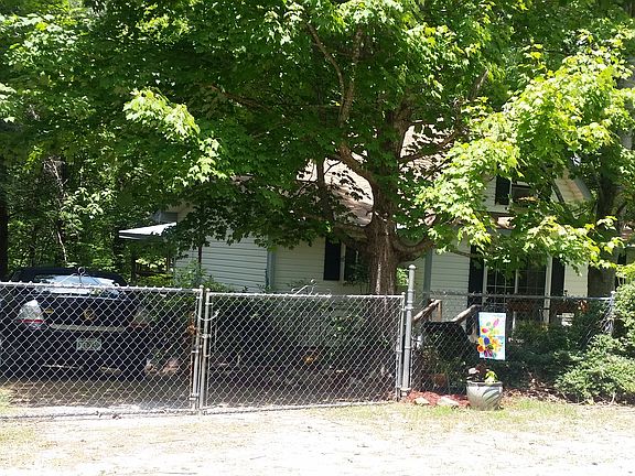 gated entrance 3 car parking