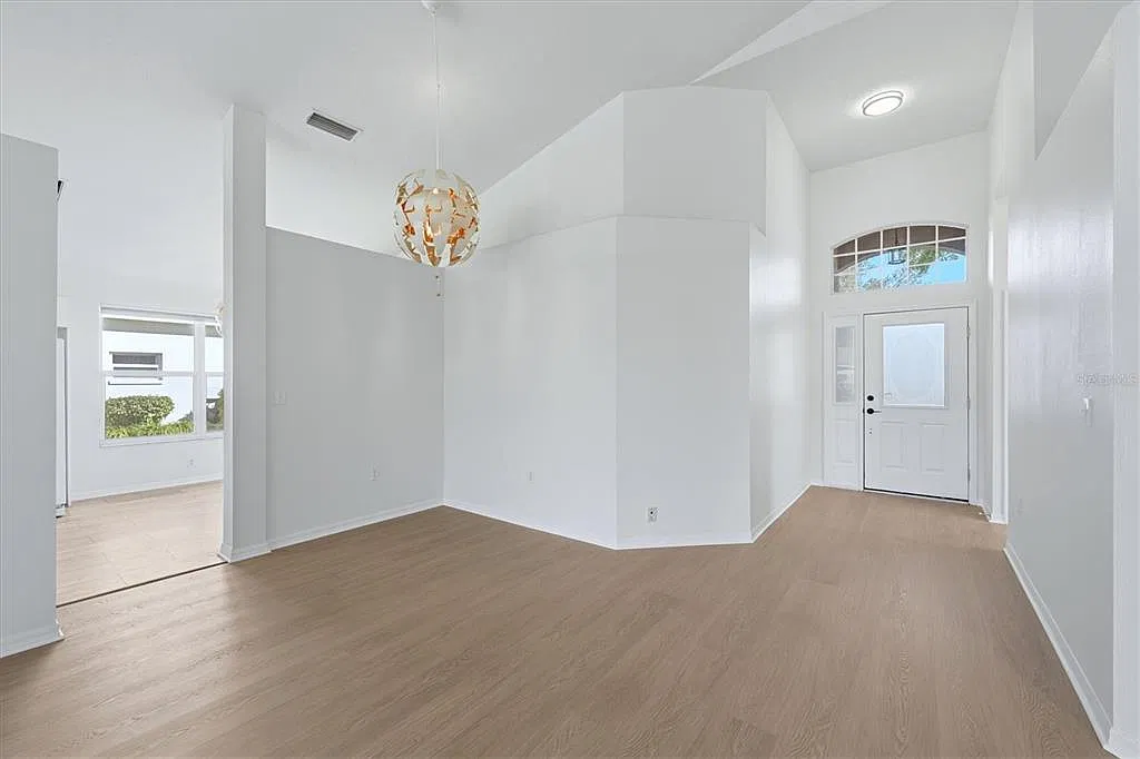 3 bed, 2.0 bath, 1770 sqft, $2,800 — Photo 4