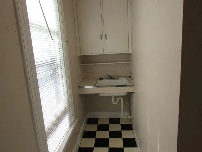 127 S Butler St — Photo 5