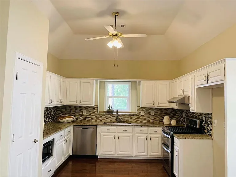 5365 Derby Chase Ct — Photo 11