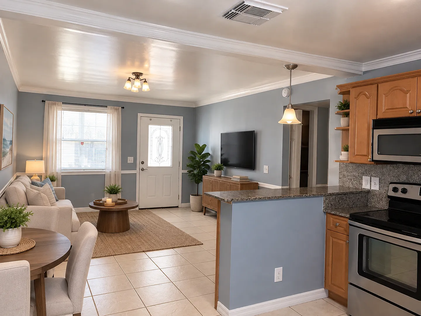 2/1 First Floor Condo in Jax Beach - Pet Friendly, Lawncare Included, In-Unit Laundry! — Photo 3