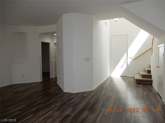 2nd image of 521 Dolphin Peak Ct