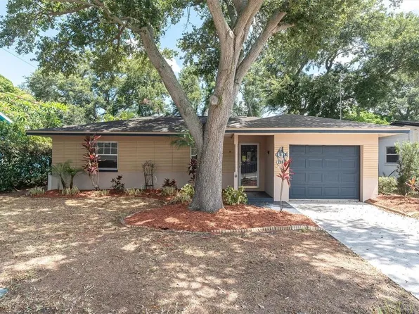 1966 McKinley St, Clearwater, FL 33765