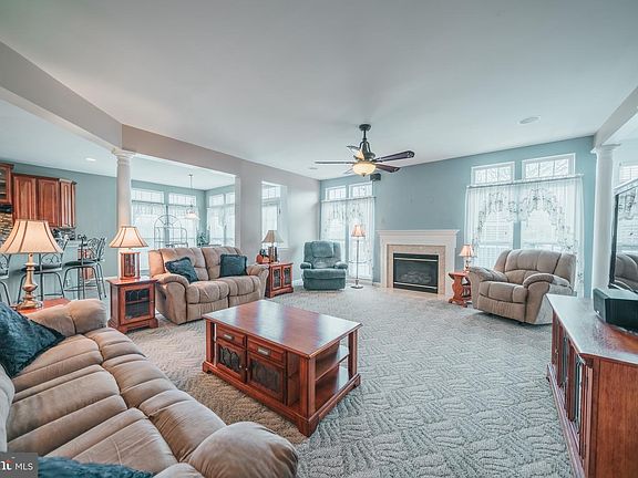 4th image of 11377 Falling Creek Dr