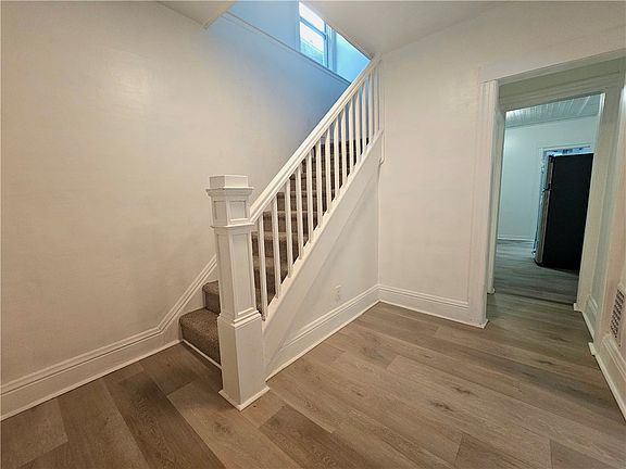 3rd image of 823 Jay St