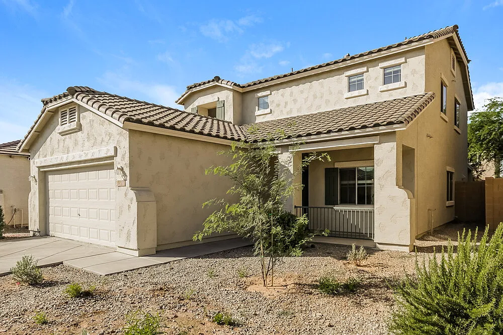 5 bed, 3.0 bath, 2361 sqft, $2,475 — Photo 4