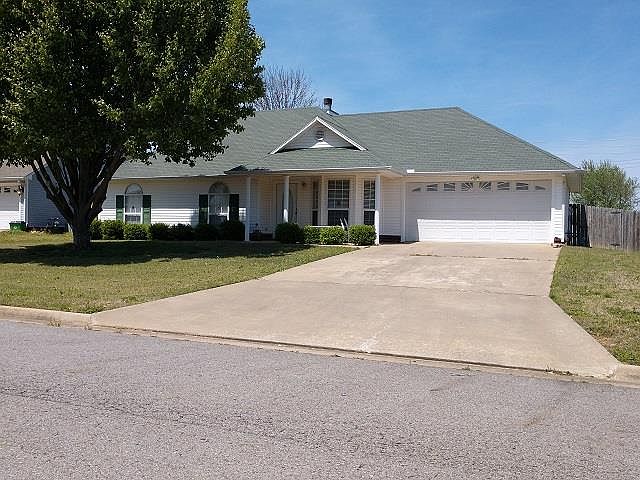 1st image of 1212 Topaz Way