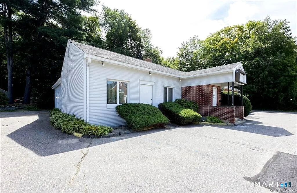 Building Photo - 409 Oak Ave