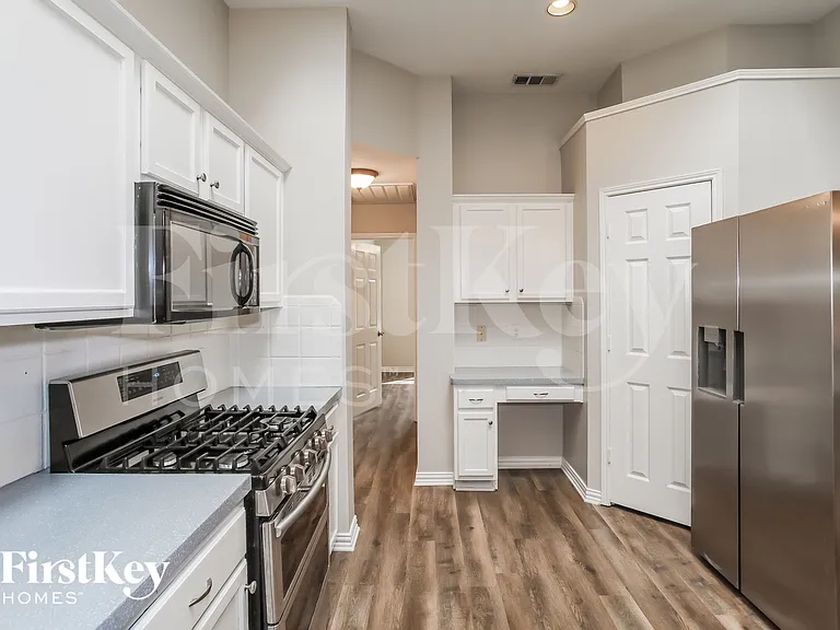 6908 Edgefield Dr — Photo 6