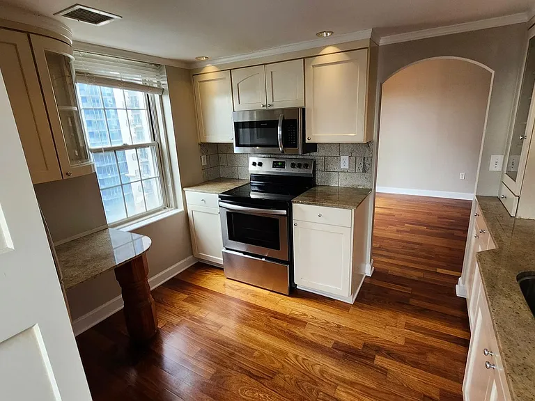 199 14th St NE #1105 — Photo 7