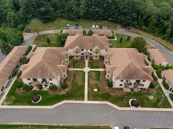 108 Norton Ave APT 12, South Easton, MA 02375