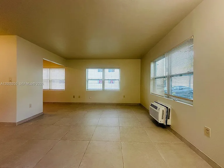 1708 Van Buren St #6 — Photo 3