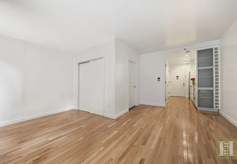 148 E 24th St #3E — Photo 17
