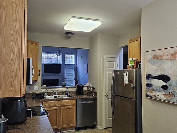 3rd image of 3401 Anderson Rd Unit 34