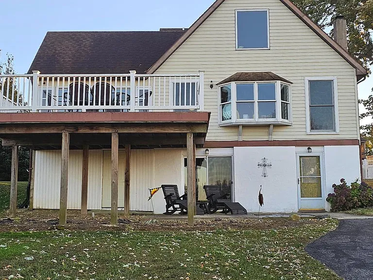 82 Basin Rd — Photo 1