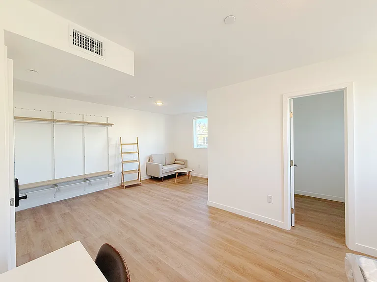 2642 Brighton Ave — Photo 6