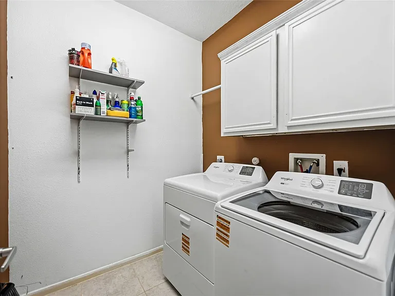 1029 Riverwood Dr — Photo 16