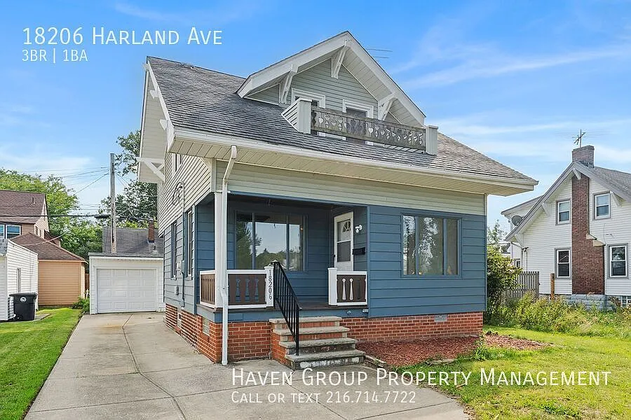 18206 Harland Ave, Cleveland - Spacious 3 bed 1 bath single family home! Please note that the ful... — Photo 2