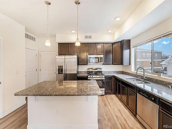 Kitchen with island