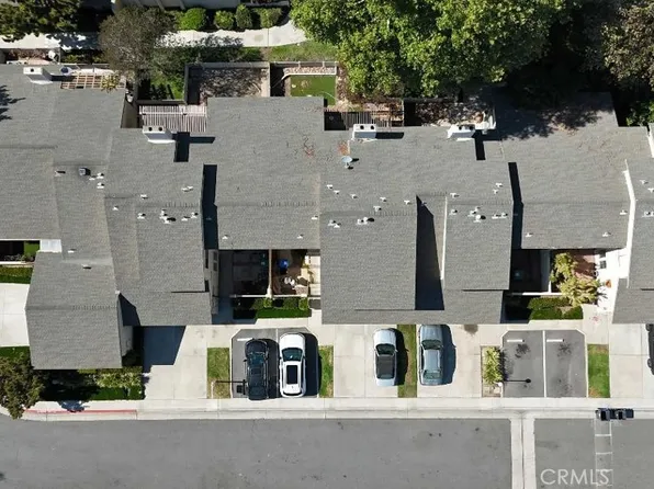 2514 N Tustin Ave E