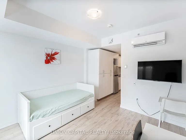 1800 Simcoe St N #201 — Photo 7